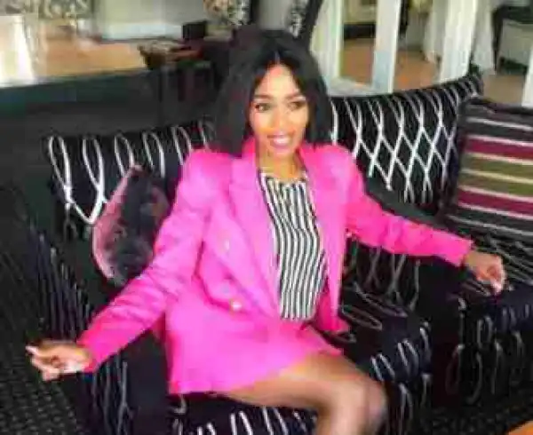 Thembi Seete Got Herself A R760k Range Rover